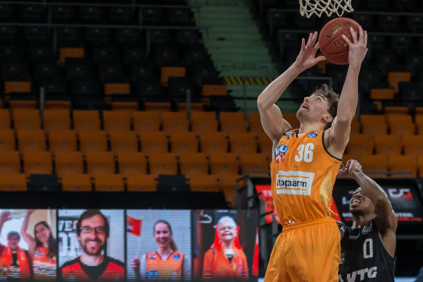 多次进攻良 多次进攻良