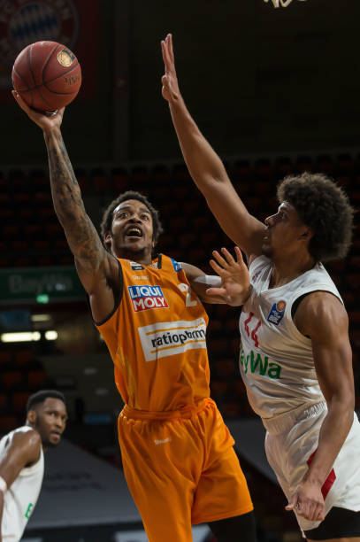 但结合她的 但结合她的